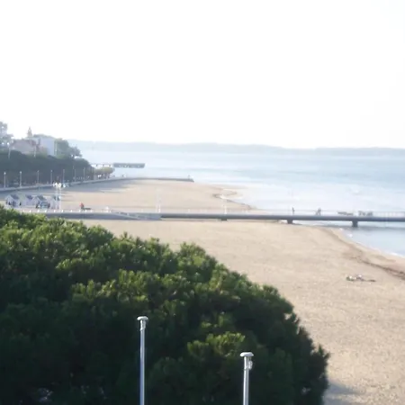 Apartment T3 Centre Avec Parking Et Wifi Arcachon